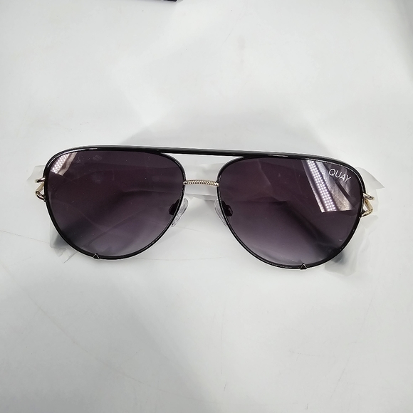 QUAY Gift Box Set NEW 3 Pairs Sunglasses in Box - Picture 4 of 5